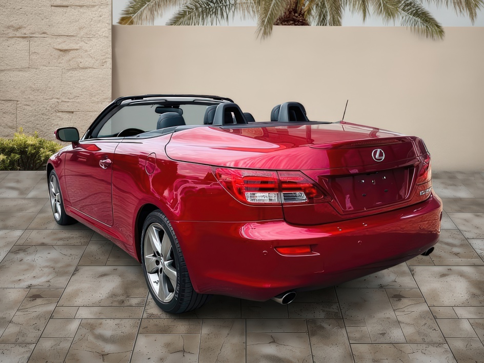 Lexus IS 350C 2011 - Image 2