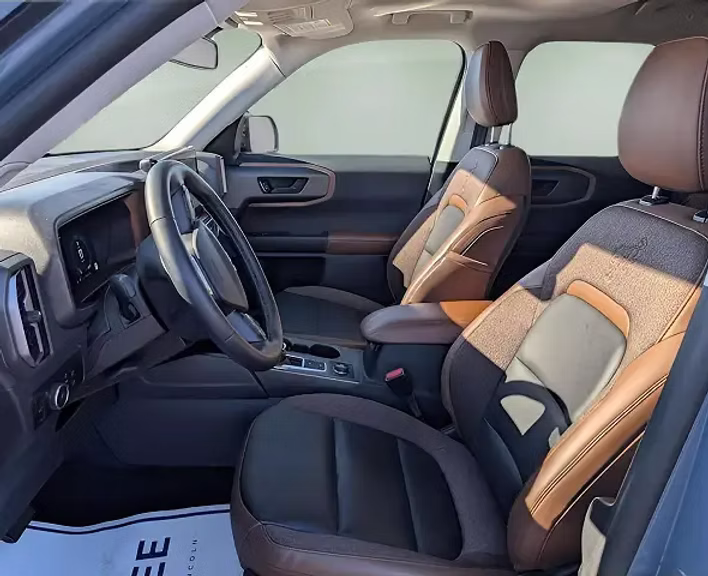 2025 Ford Bronco Sport Outer Banks - Image 3